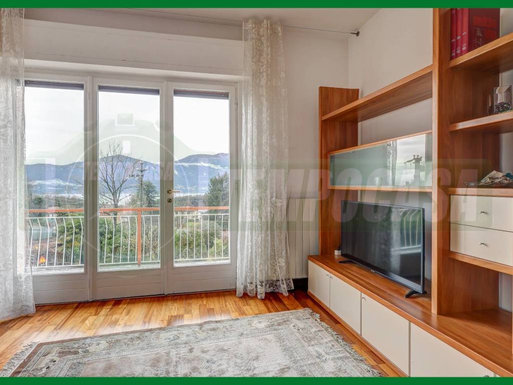 appartamento in vendita a Porto Valtravaglia