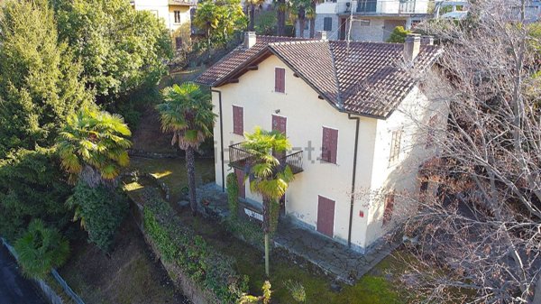 casa indipendente in vendita a Porto Valtravaglia