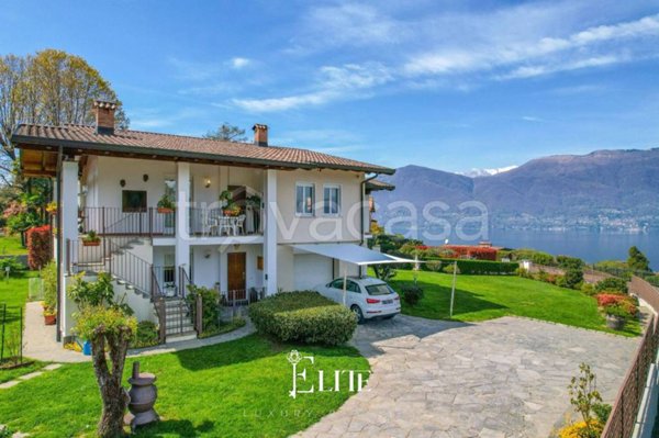 casa indipendente in vendita a Porto Valtravaglia