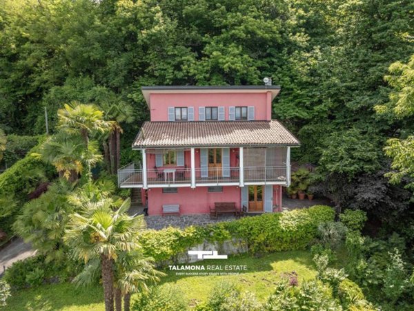 casa indipendente in vendita a Porto Valtravaglia