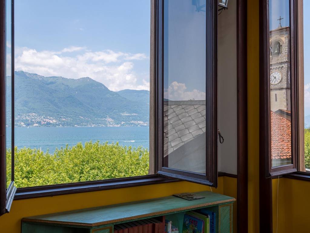 casa indipendente in vendita a Porto Valtravaglia