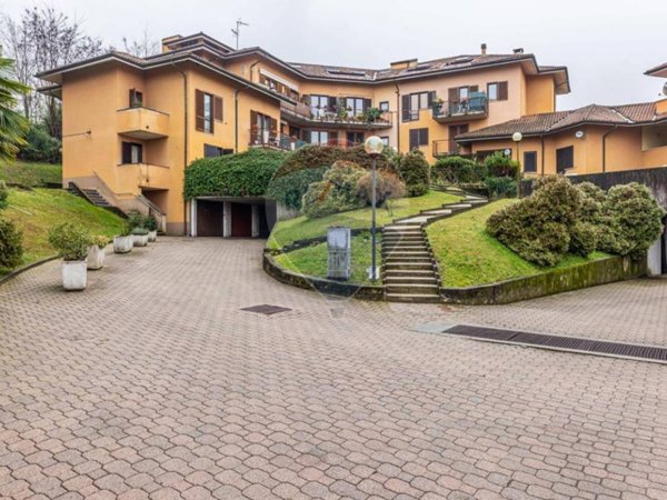 appartamento in vendita a Porto Valtravaglia