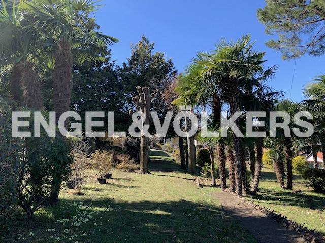 terreno agricolo in vendita a Porto Valtravaglia