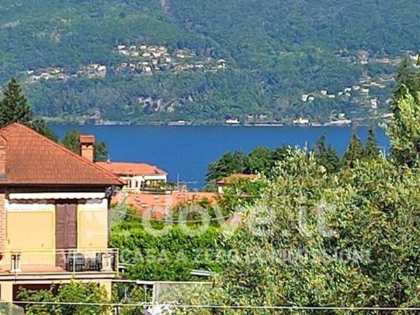 casa indipendente in vendita a Porto Valtravaglia
