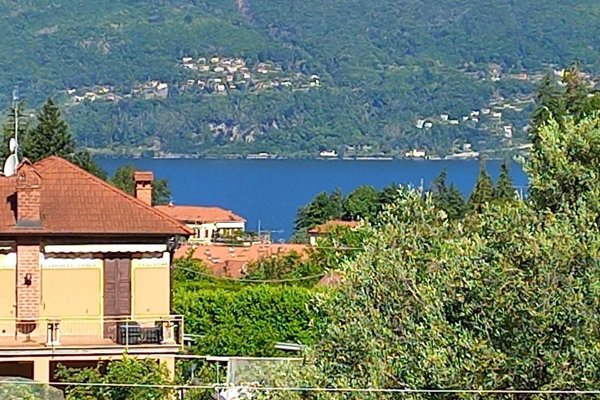 casa indipendente in vendita a Porto Valtravaglia
