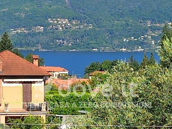 casa indipendente in vendita a Porto Valtravaglia