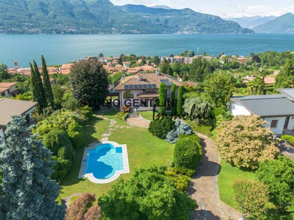 casa indipendente in vendita a Porto Valtravaglia