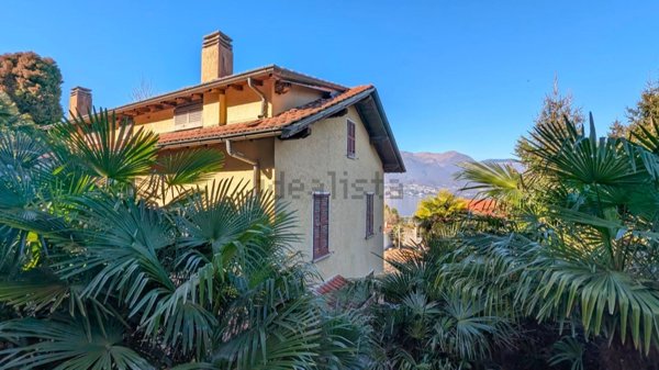casa indipendente in vendita a Porto Valtravaglia