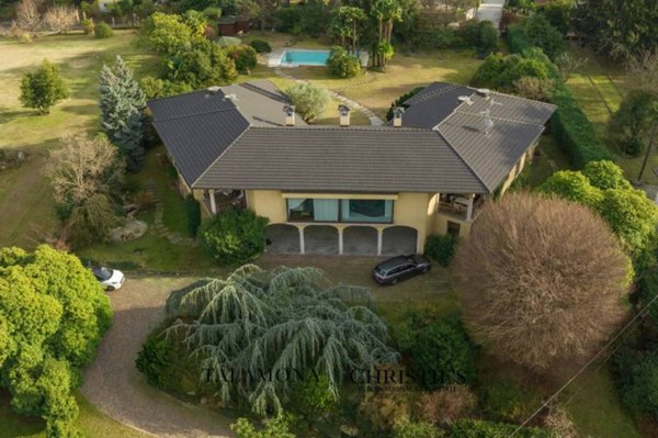 casa indipendente in vendita a Porto Valtravaglia