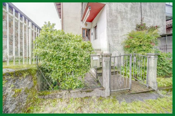 casa indipendente in vendita a Porto Valtravaglia