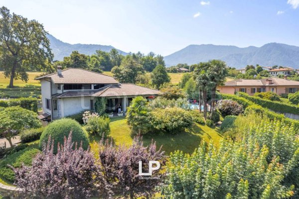 casa indipendente in vendita a Porto Valtravaglia in zona Ticinallo