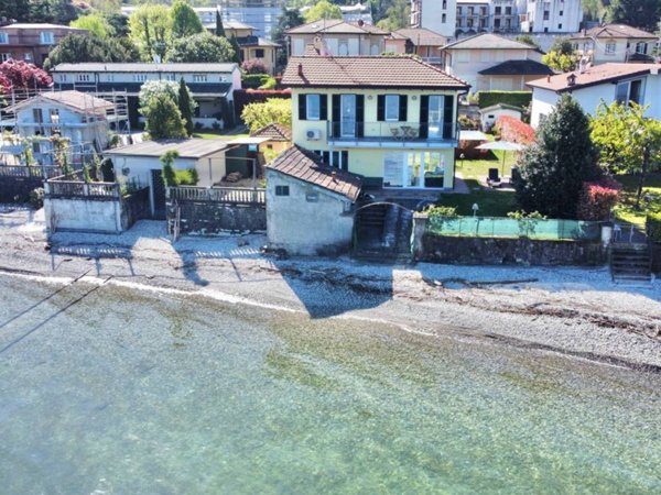 casa indipendente in vendita a Porto Valtravaglia