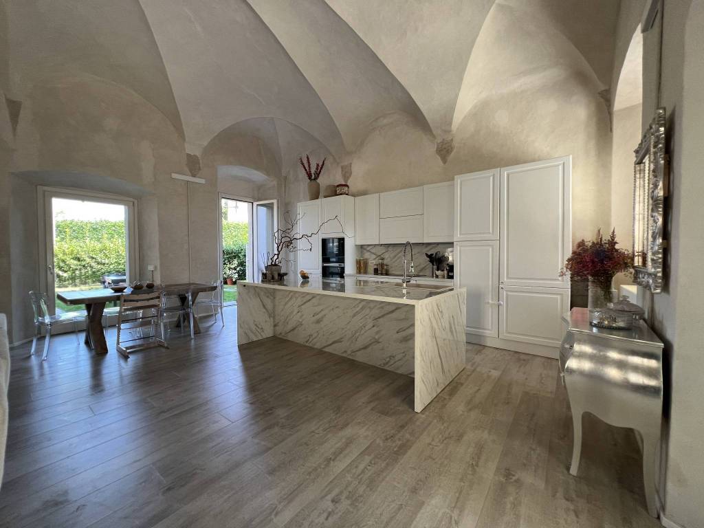 appartamento in vendita a Porto Valtravaglia