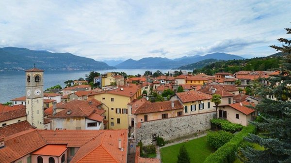 casa indipendente in vendita a Porto Valtravaglia