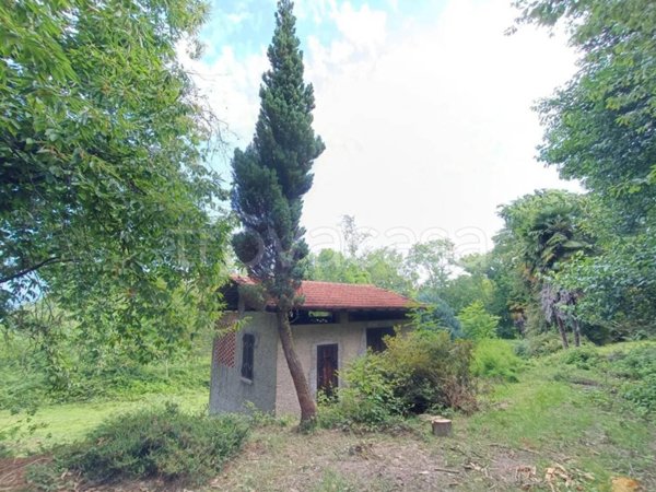 appartamento in vendita a Porto Valtravaglia in zona Torre