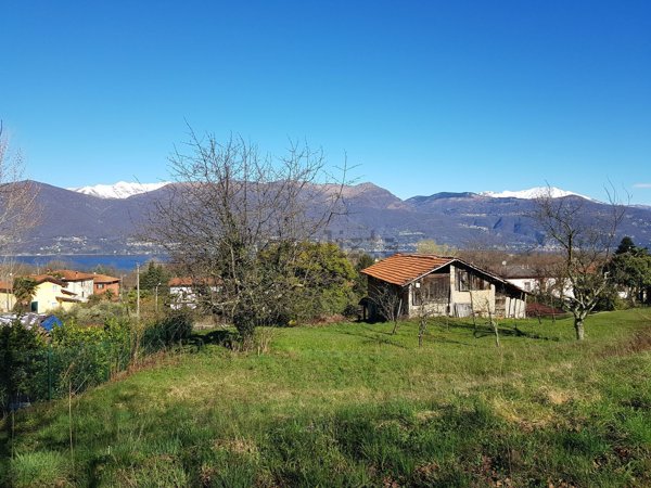 terreno edificabile in vendita a Porto Valtravaglia