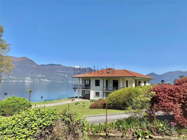 casa indipendente in vendita a Porto Valtravaglia in zona Ticinallo