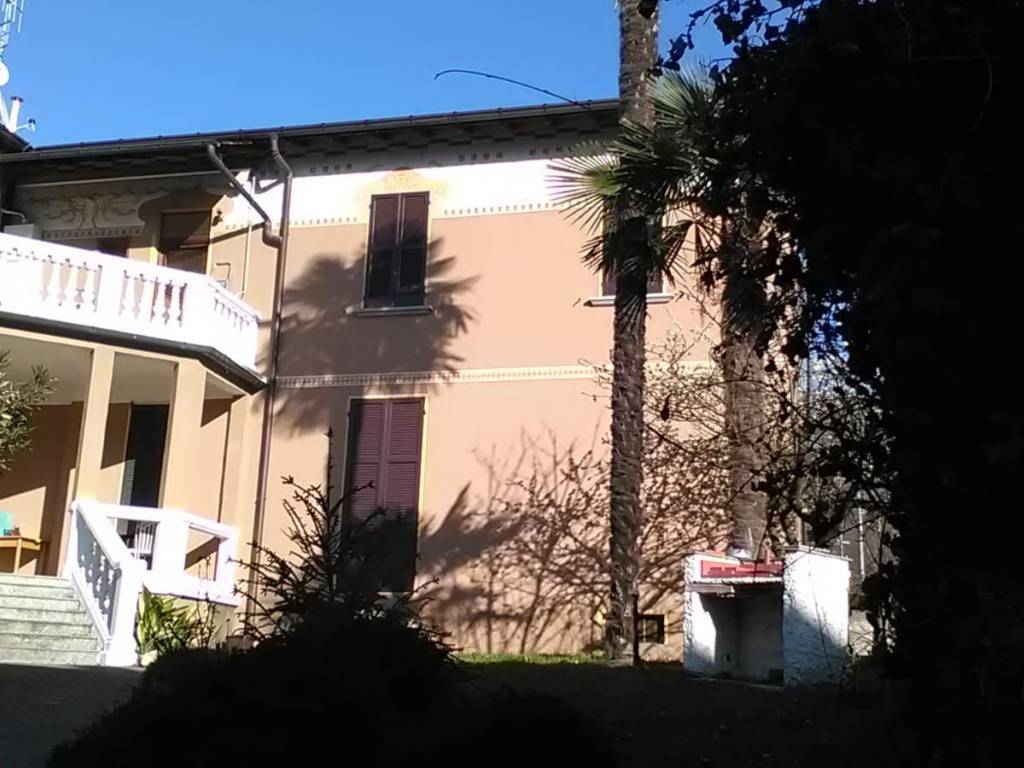 casa indipendente in vendita a Porto Valtravaglia