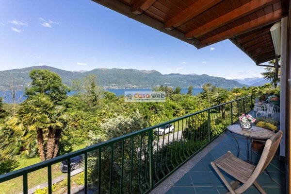 casa indipendente in vendita a Porto Valtravaglia