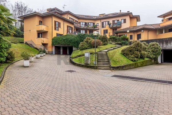 appartamento in vendita a Porto Valtravaglia