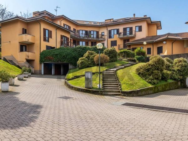 appartamento in vendita a Porto Valtravaglia
