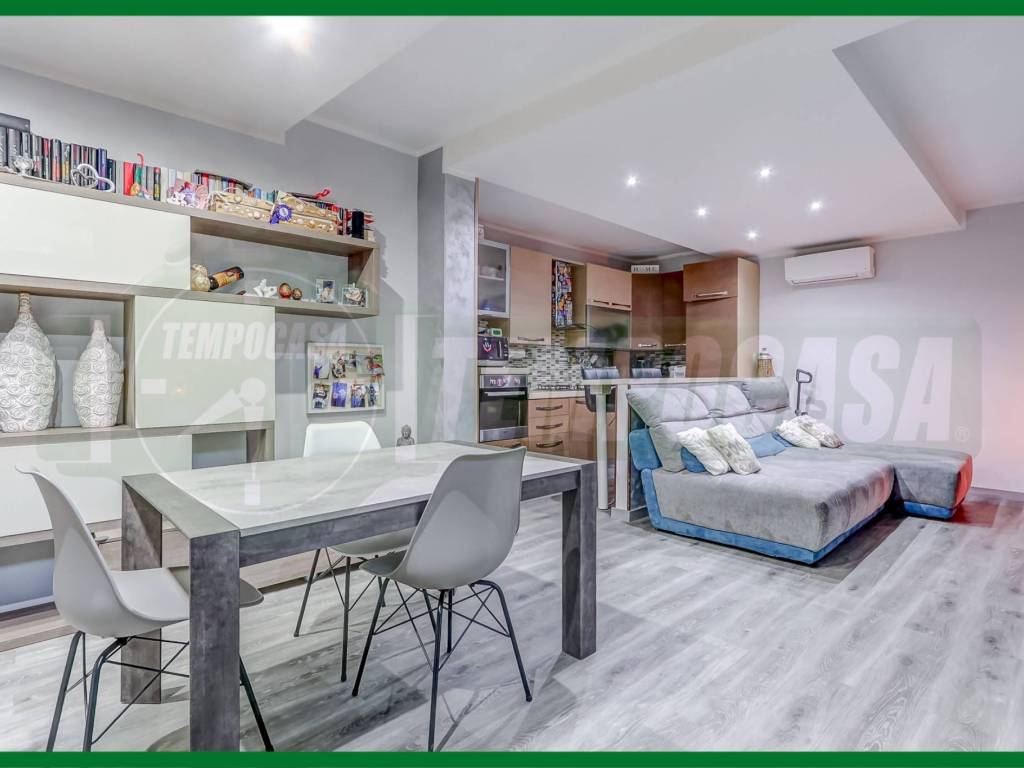 casa indipendente in vendita a Porto Valtravaglia