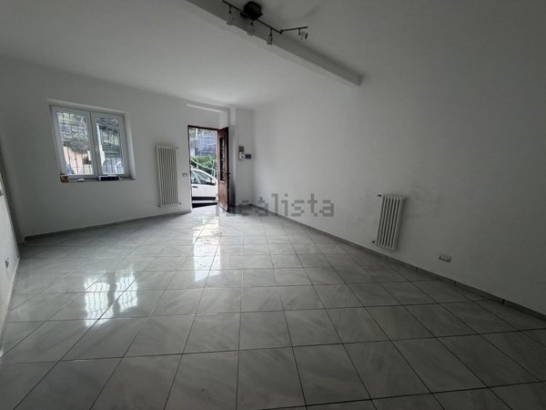 casa indipendente in vendita a Porto Valtravaglia