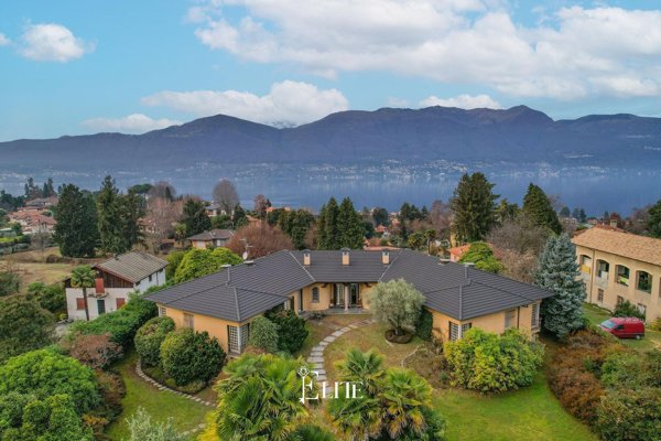 casa indipendente in vendita a Porto Valtravaglia