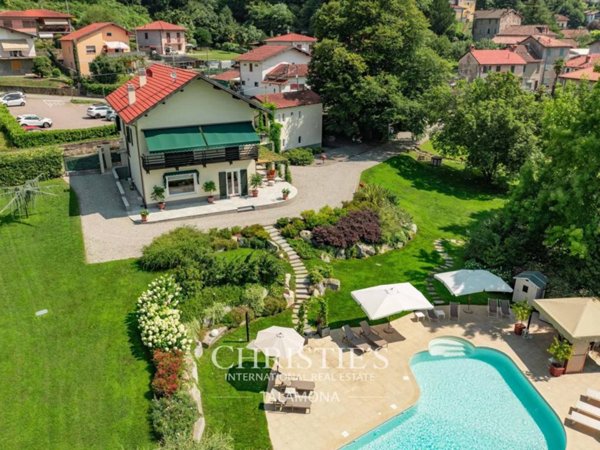 casa indipendente in vendita a Porto Valtravaglia