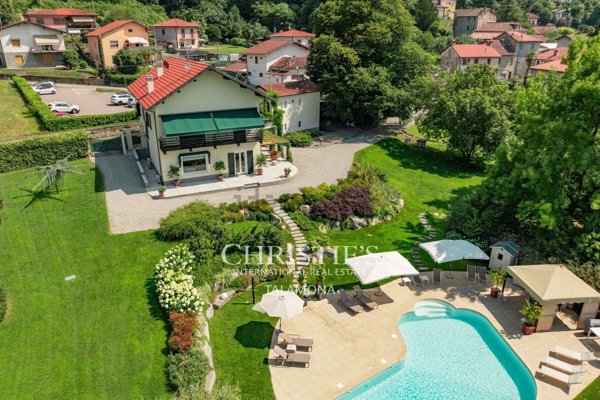 casa indipendente in vendita a Porto Valtravaglia