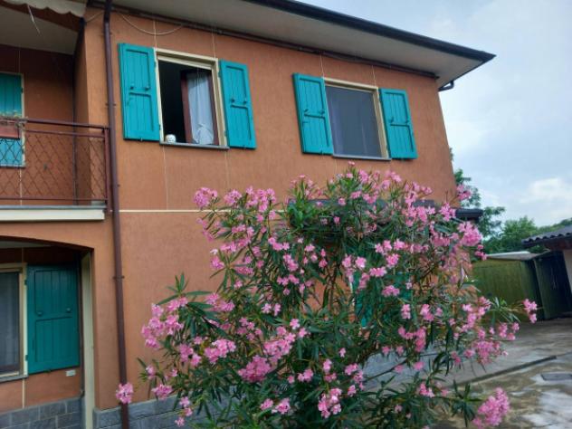 appartamento in vendita a Porto Valtravaglia in zona Muceno