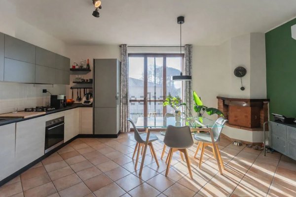 appartamento in vendita a Porto Valtravaglia