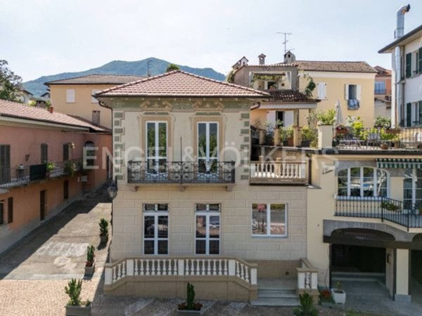 casa indipendente in vendita a Porto Valtravaglia