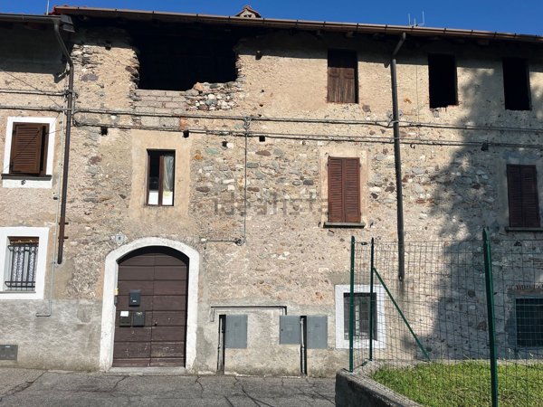 appartamento in vendita a Porto Valtravaglia