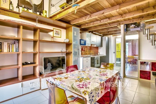 appartamento in vendita a Porto Valtravaglia