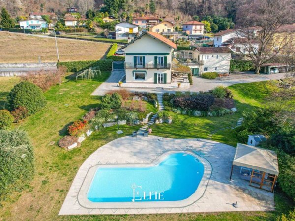 casa indipendente in vendita a Porto Valtravaglia