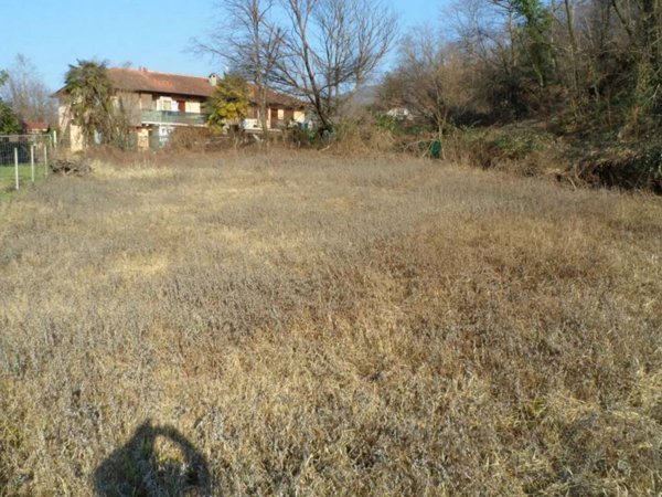 terreno edificabile in vendita a Porto Valtravaglia