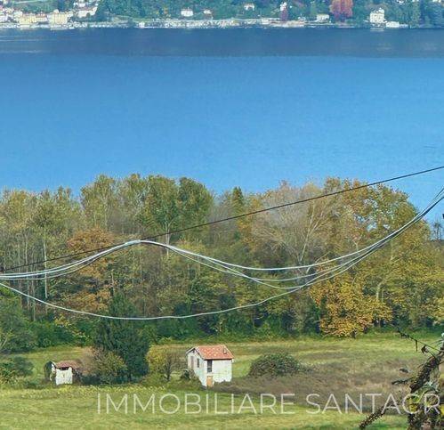 casa indipendente in vendita a Porto Valtravaglia in zona Muceno