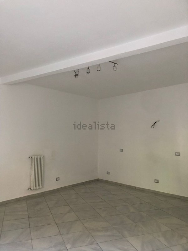 casa indipendente in vendita a Porto Valtravaglia in zona Domo
