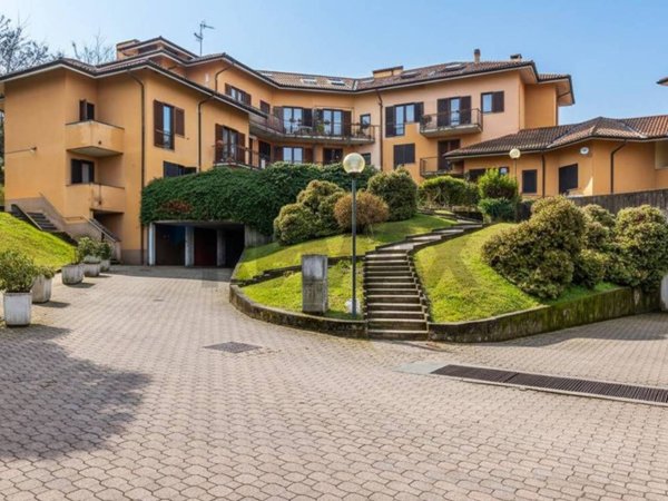 appartamento in vendita a Porto Valtravaglia in zona Domo