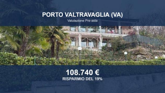 casa indipendente in vendita a Porto Valtravaglia in zona Muceno