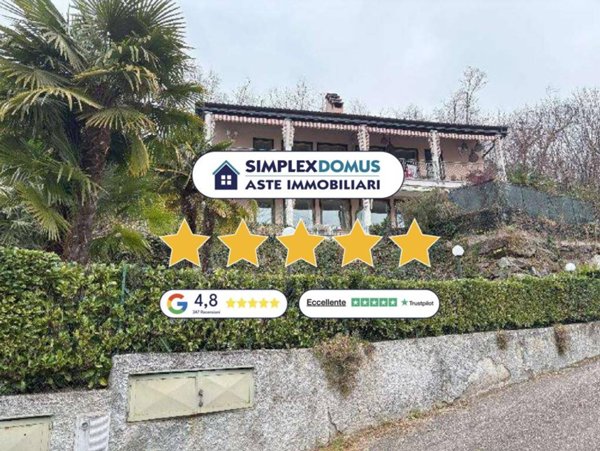 appartamento in vendita a Porto Valtravaglia in zona Muceno