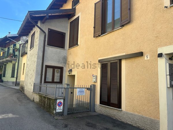 appartamento in vendita a Porto Valtravaglia