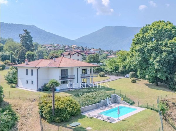 casa indipendente in vendita a Porto Valtravaglia in zona Ticinallo