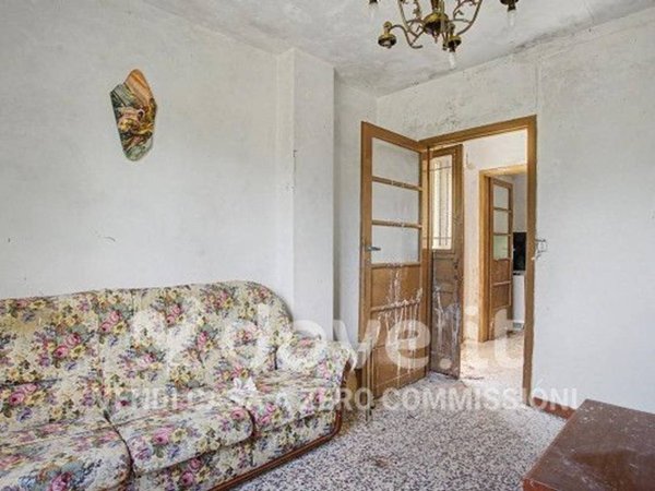 casa indipendente in vendita a Porto Valtravaglia in zona Muceno