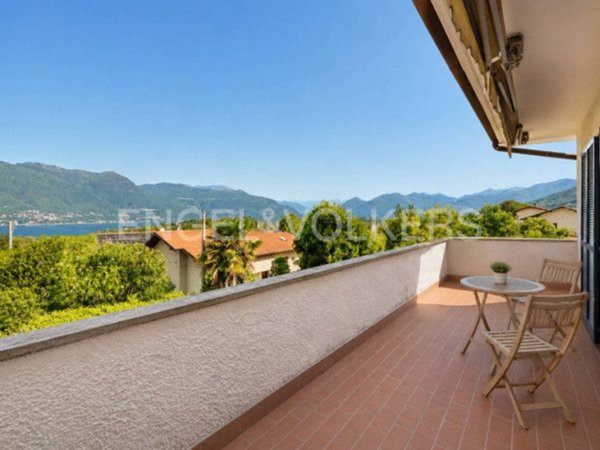 appartamento in vendita a Porto Valtravaglia in zona Musadino