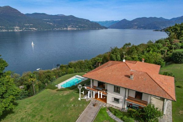 casa indipendente in vendita a Porto Valtravaglia in zona Ticinallo