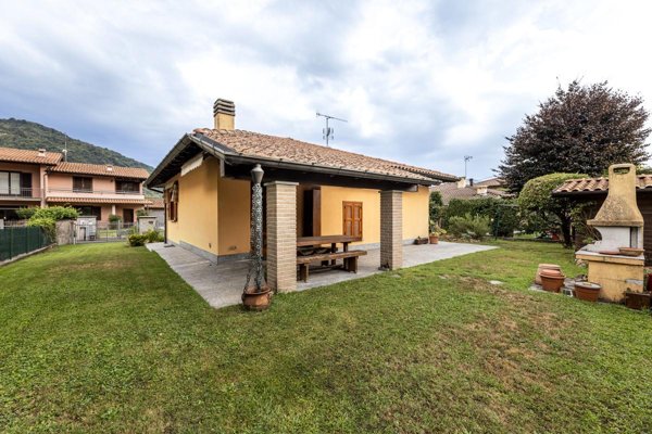 casa indipendente in vendita a Rancio Valcuvia