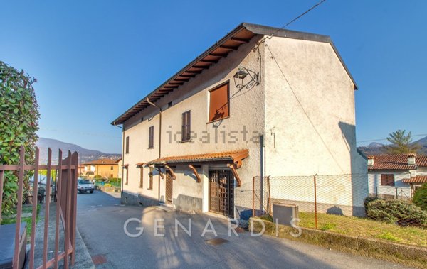 casa indipendente in vendita a Rancio Valcuvia in zona Cantevria