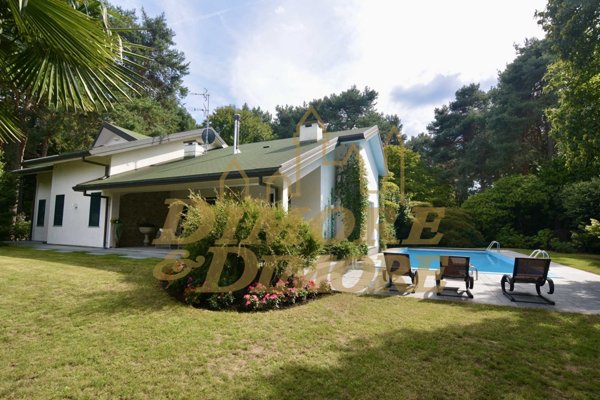 casa indipendente in vendita a Ranco